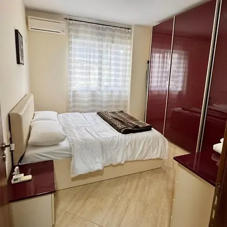 Apartament Two Bedroom Seafront Wlora