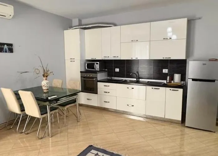 Апартаменты Two Bedroom Seafront Влёра