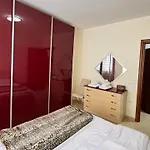 Two Bedroom Seafront 公寓